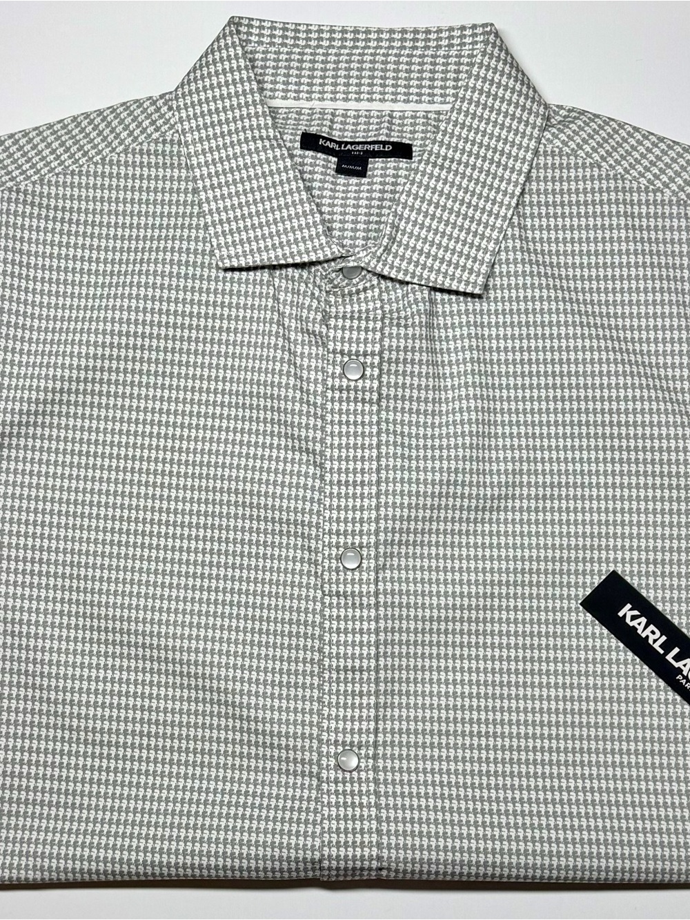 NWT Karl Lagerfeld Paris Men’s M Gray Kameo Print Short Sleeve Button Down Shirt
